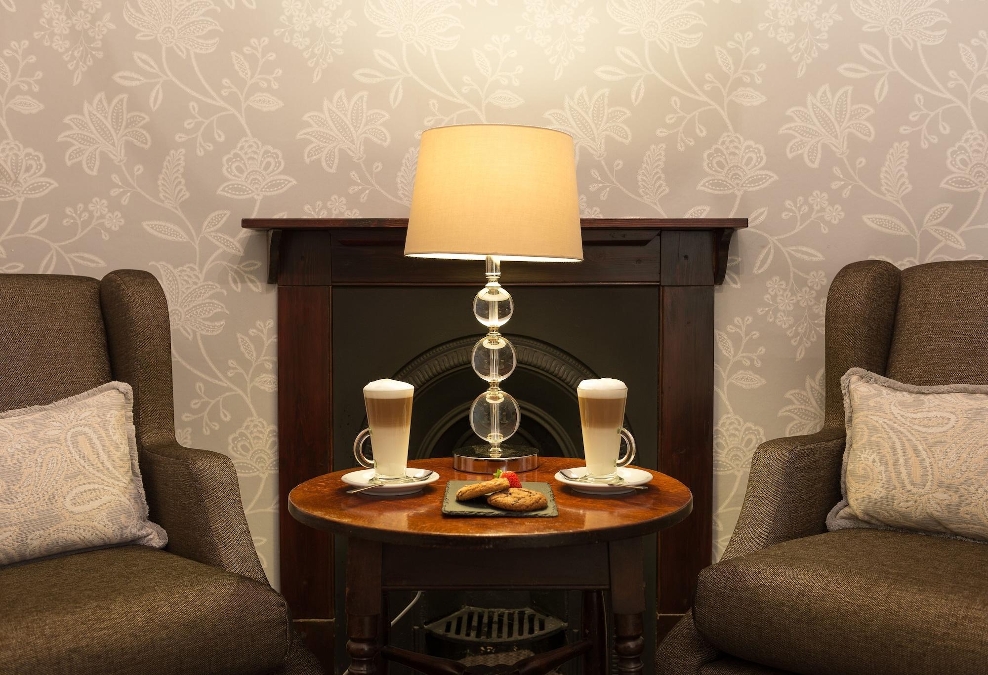 Best Western Red Lion Hotel Salisbury Extérieur photo